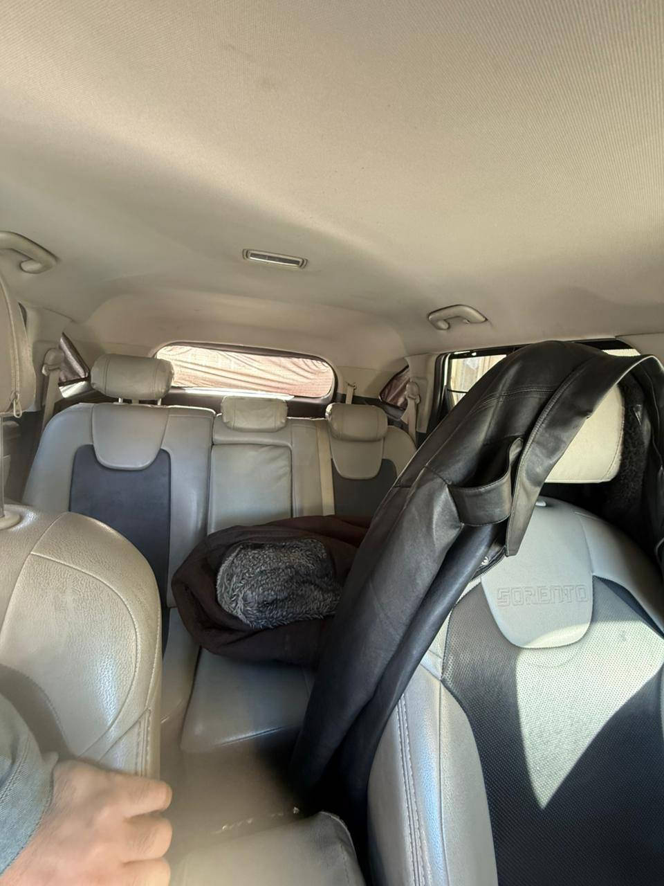 السلام عليكم
للبيع سورنتو موديل 2022

كفاله عامه ماشه 79الف

محرك 6 سلندر تشغيل عن بعد 

كشنات جلد 3 قطع تبريد 

مرايات شفط + بصمتين 

فول مواصفات عدالبني رامه 

السعر 330

العنوان النجف الاشرف 

الهاتف ***********

