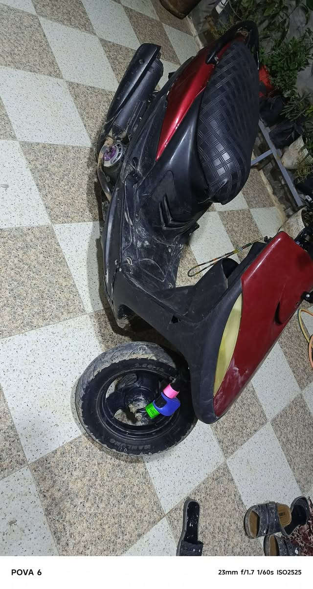 سلام عليكم ورحمة الله وبركاته دراجه ماكس عدله كفاله عامه دراجه نقصه بس صندوك وسعر بلاش 400وبي مجال لشرايه لتصال بهاذه الرقم ***********
