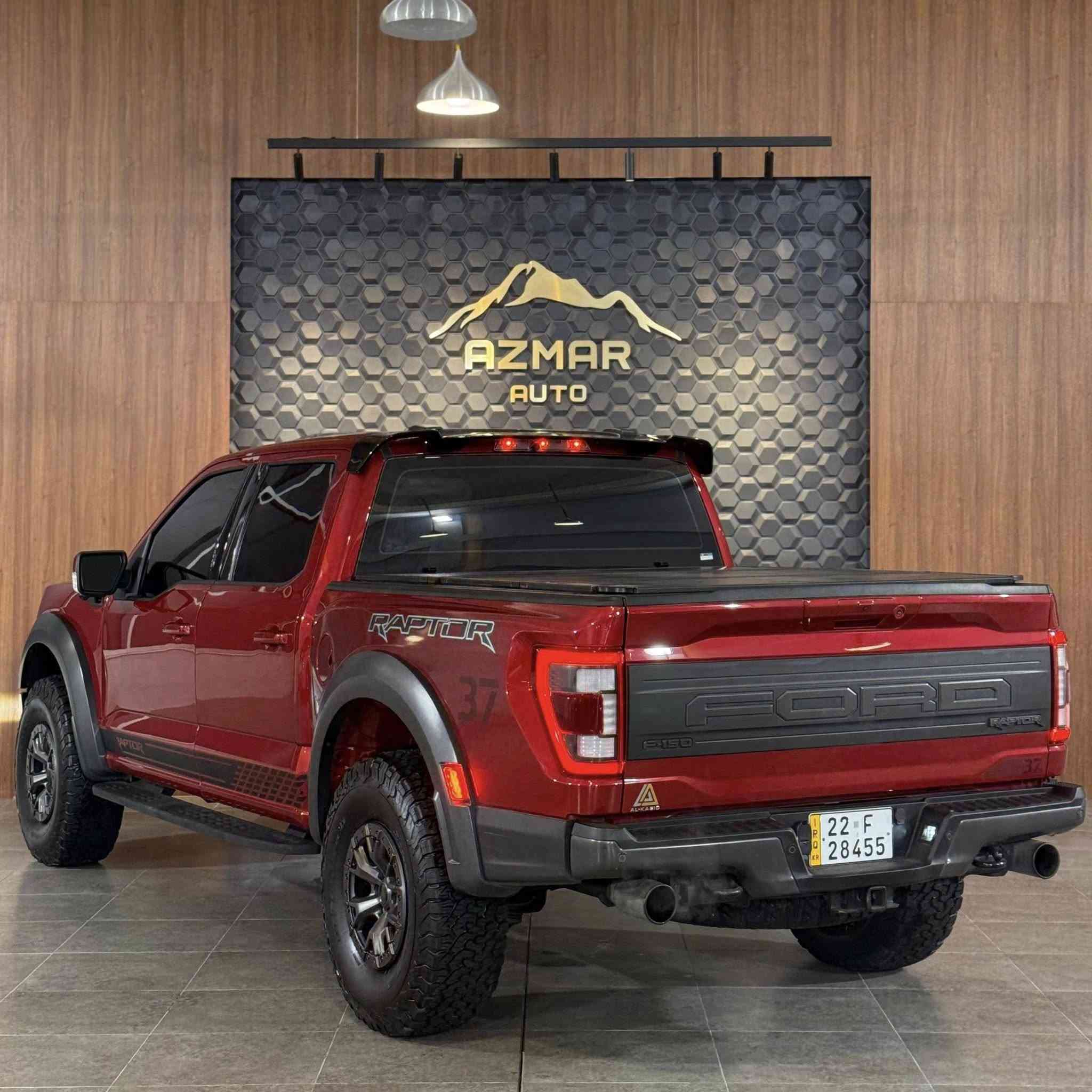 Ford Raptor 37 perfomance package 🔥
‎خليجية وكالة القاصد (Al Kasid)
‎ارخص سعر بكل العراق (655$ ورقة) 🔥
‎موديل : 2022
‎مكفول كفالة عامة 🔥
‎مواصفات السيارة فول الفول
‎المواصفات
‎دگمة الكزوز صوت رياضي او بدون صوت 
‎كزوز السيارة بي اكثر من وضع : 
Quite- Normal - Sport - baja 
‎- ستيرن السيارة بي اكثر من وضع : 
Normal - comfort - sport - baja 
‎- عجلات قياس ٣٧ انچ 
‎- دبلات رابتر + دبلات فوكس بلادي من فورد 
Advanced long-travel suspension 
FOX Racing Shox 
‎تكدر تختار وضع الدبلات من حيث الخشونة او نعومة او اوف رود او سباق .
‎لايتات امامية dynamic داينمك تتحرك ويه الستيرن 
‎لايتات LED و زنون 
‎ ٤ كشافات ضباب امامية عالية الاضاء ( يجي وياهة غلاف خارجي منقوش raptor ) 
‎بيها نظام اضائة خارجية محيطية ٣٦٠ درجة تضيء محيط السيارة 
‎- داخل كاربون فايبر 
‎- سقف بانوراما 
‎- كامرات ٣٦٠ درجة امامي و خلفية و جانبية 
‎- ٣ كامرات خلفية ( كاميرا للبودي + كاميرا للرجوع  كاميرا رجوع زاوية عدلة ) . 
‎- رادار خلفي و امامي مانع تصادم 
‎- رادار جانبي نقط عمياء 
‎- حساسات ٣٦٠ درجة 
‎- اوتو پارك 
‎- دوسات حديد بلادية 
‎- كشنات جلد كهربائية + خزن + تدفئة + تبريد 
‎- ستيرن السيارة تدفئة 
‎- شفتات ستيرن 
‎- سستم صوت محيطي من bang and olufsen 
‎- كار بلي Car play
‎- اندرويد اوتو android auto 
‎- شحن لاسلكي wirless charge 
‎- باب الصندوق كهربائي 
‎- صندوق السيارة يحتوي على درج لتسهيل الصعود
‎- اضائات داخل الصندوق 
‎- بلك كهرباء داخل الصندوق 
‎- مريات كهربائية 
‎- تشغيل عن بعد 
‎- دخول ذكي
‎- اضائات ترحيبية 
‎- شاشة العدادات ديجيتال اكثر من نمط بيها 
‎- كروز كونترول متكيف adaptive cruise control 
 
‎السيارة خليجية وكالة القاصد 
‎مكفول كفالة عامة ✅🔥
‎السيارة مرقم و جاهز تحويل ثاني يوم

‎سعر: 655$ ورقة
‎للاستفسار : ***********
‎العنوان: السليمانية المعارض الجديدة شركة ازمر اوتو معرض رقم ٣٤
