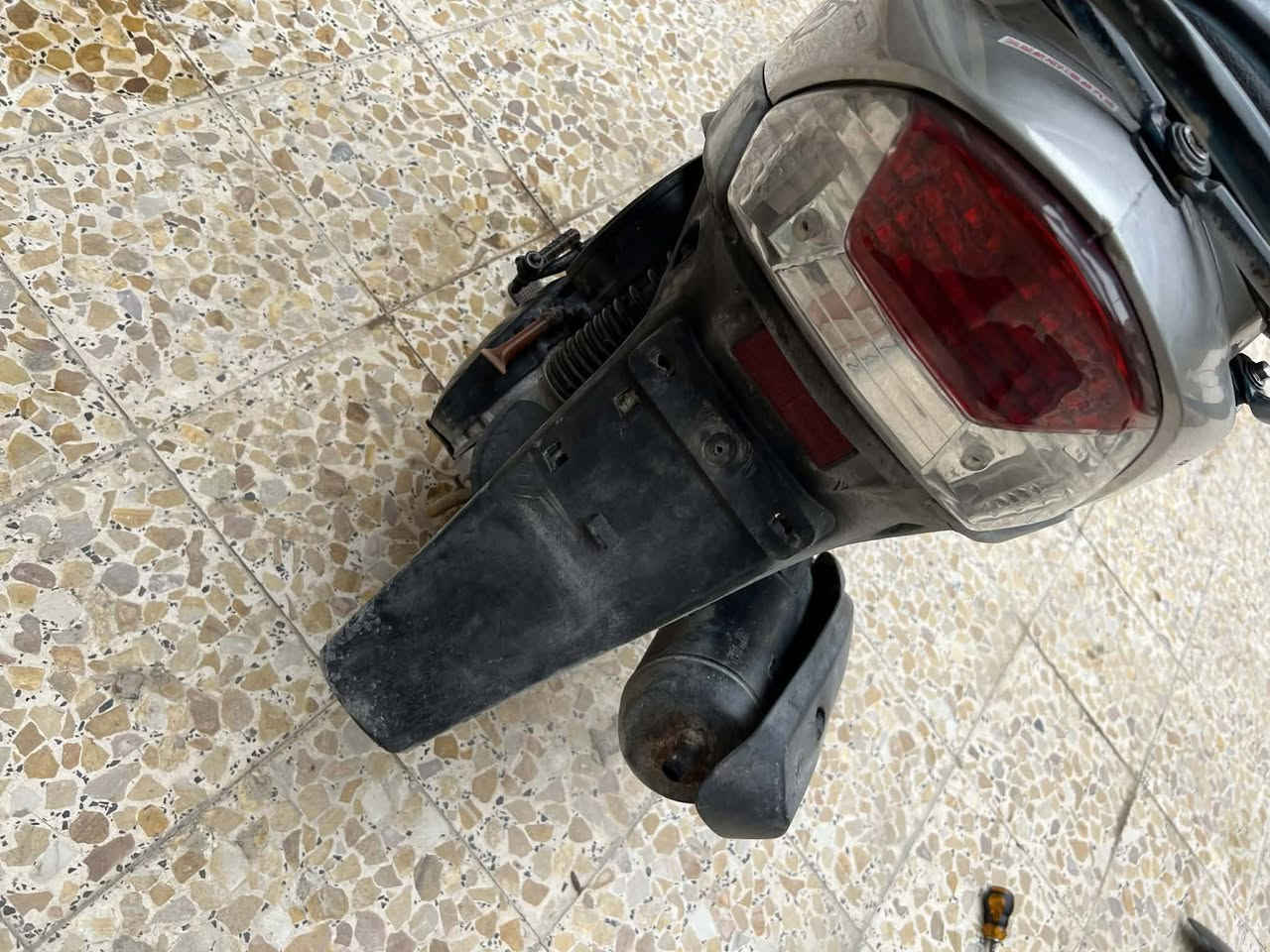 السلام عليكم دراجه ماكس قجمه للبيع كلشي شغال سلف هندر نكره دراجه ماناقصهه شي وبلاديه مامفتوحه كفاله تجي وتجيب وياك مصلح اذا مفتوحه فلوس الفحص عليي الدراجه كلهه ختم واحد ويه المكينه وكلشي ع وضع البلاد والله لو مامحتاج مابيعها لادخنه ولاتنقيص رايدهه ب 775 قفل بيهه مجال حك الجيه
البصره ابو الخصيب طريق الصحراء 
***********
