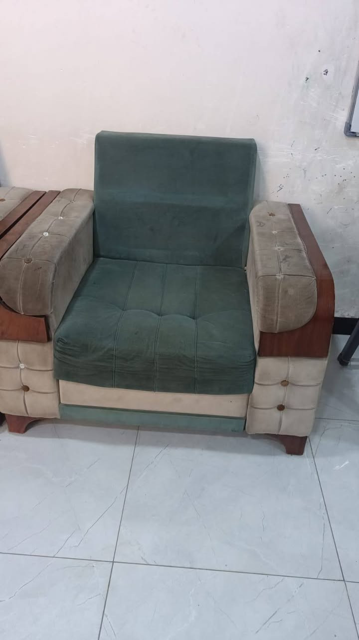 تخم عشر مقاعد بي اضرار مثل الصوره سعره ١٠٠ الف مكانه مركز الحله للإستفسار أكثر خاص وأكو توصيل


**إذا كنت صاحب هذا الإعلان وتريد حذفه لأي سبب، رجاءا أرسل رسالة إلى الدعم الفني**