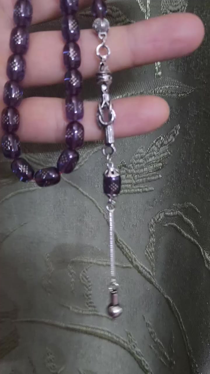 السلام عليكم 
سبحة فاتوران شبابية 
مطعمة بالفضة
اليحب يقتنيه يتفضل خاص 
متوفر واتساب 
***********
تحياتي للجميع
