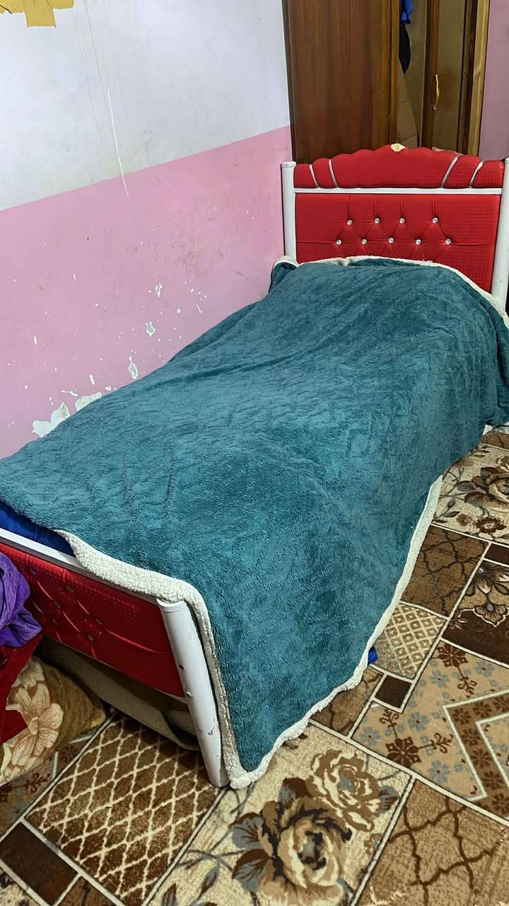 اسلام عليكم تخم عشر نفرات مع سراير ام النفر والنضافه شوفت عينكم !!للعلم (سرير واحد يحتازله بس لحيم حديده وحده طاكه بي ) كلهن ب 400 ✨


**إذا كنت صاحب هذا الإعلان وتريد حذفه لأي سبب، رجاءا أرسل رسالة إلى الدعم الفني**