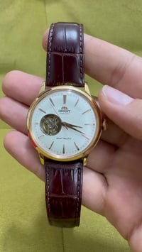 ساعة • اصلي • كالجديد