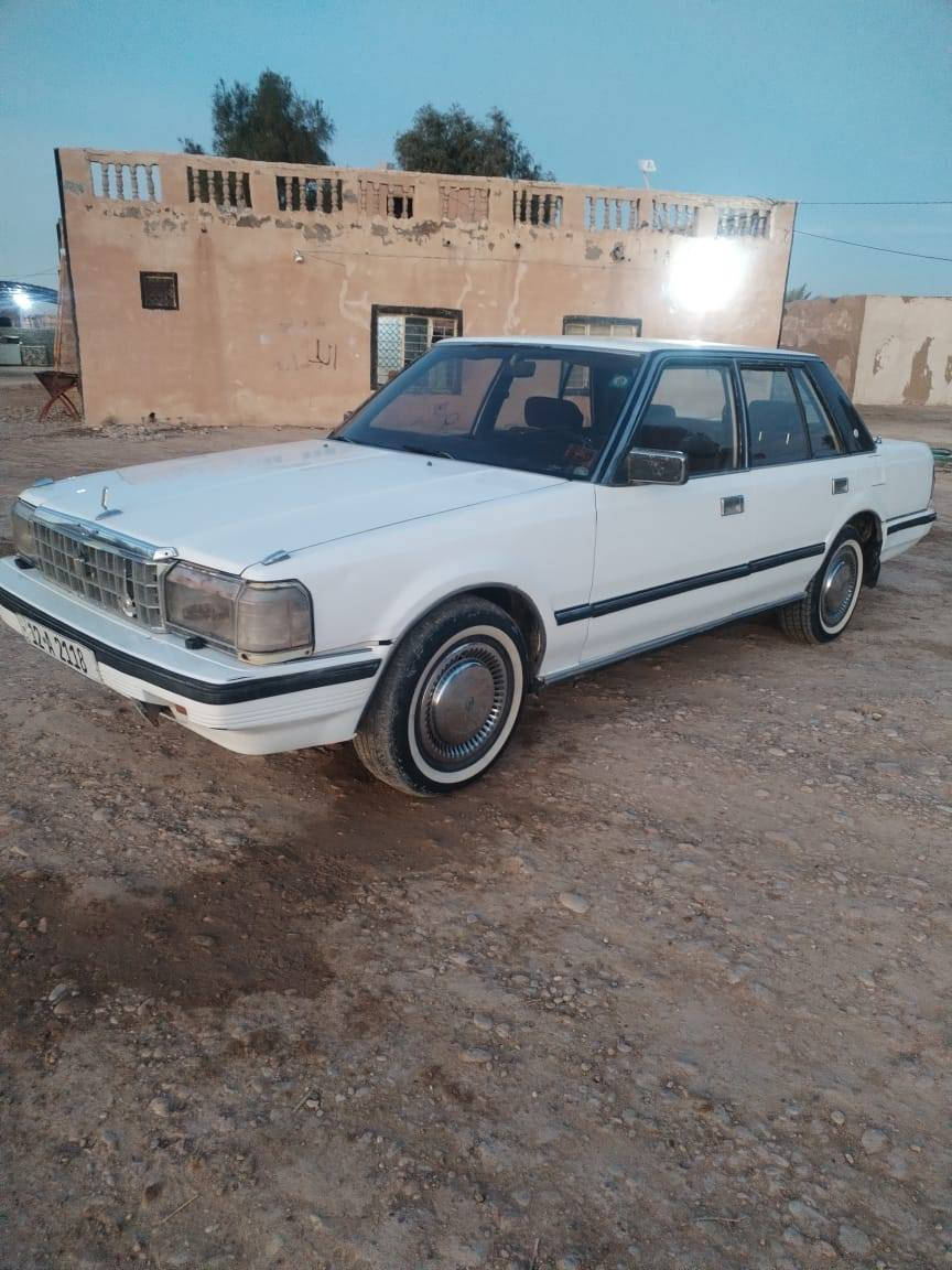 السلام وعليكم للبيع سوبر بلاديه ما بيها صبغ موديل 1984 رقم نينوئ انكليزي شرط التحويل كير ومحرك بطه سياره جاهزه ما بيها اي نقص المكان ديالئ والشراي يدلل *********** /***********
