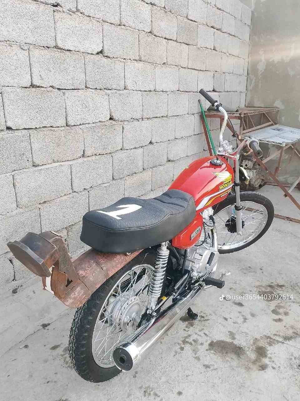 سلام عليكم دراجه البيع نامه شلامجه اصلي تعمير 25 والشاصي 20اوراق مكفوله كفاله عامه ‏‏‪***********‬‏مكاني كوت قضاء الحي لا مو شراي لا يراسني رحمه الكعبه
