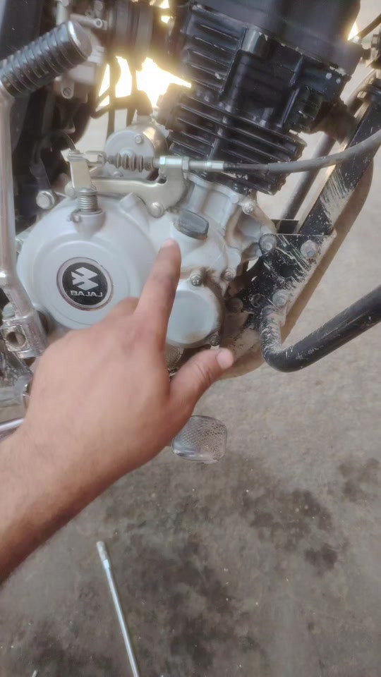 براغي قبق فلتر دهن مسحوكات دراجه بوكسر ٥ كير رجعت بلادي عنوان بغداد دوره البوعيثه للتواصل *********** #صيانه_دراجات_ناريه #دراجات_نارية #دراجه_ناريه #دراجه_بوكسر #براغي_فلتر_دهن 
