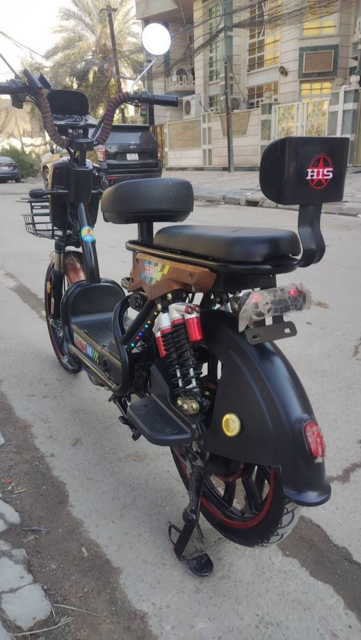 السلام عليكم دراجه شحن حجم 14
شركه HIS الغنيه عن التعريف
دراجه بعده جديده كلش مابيه اي نقص
استخدام اقل الشهر بعده بل ستيكر مال شركه 
وياه شاحنه الاصليه وبصمتين وسويجين 

السعر 350 الف وبيه مجال بسيط
العنوان بغداد الامين الثانيه 
رقم الهاتف ***********
