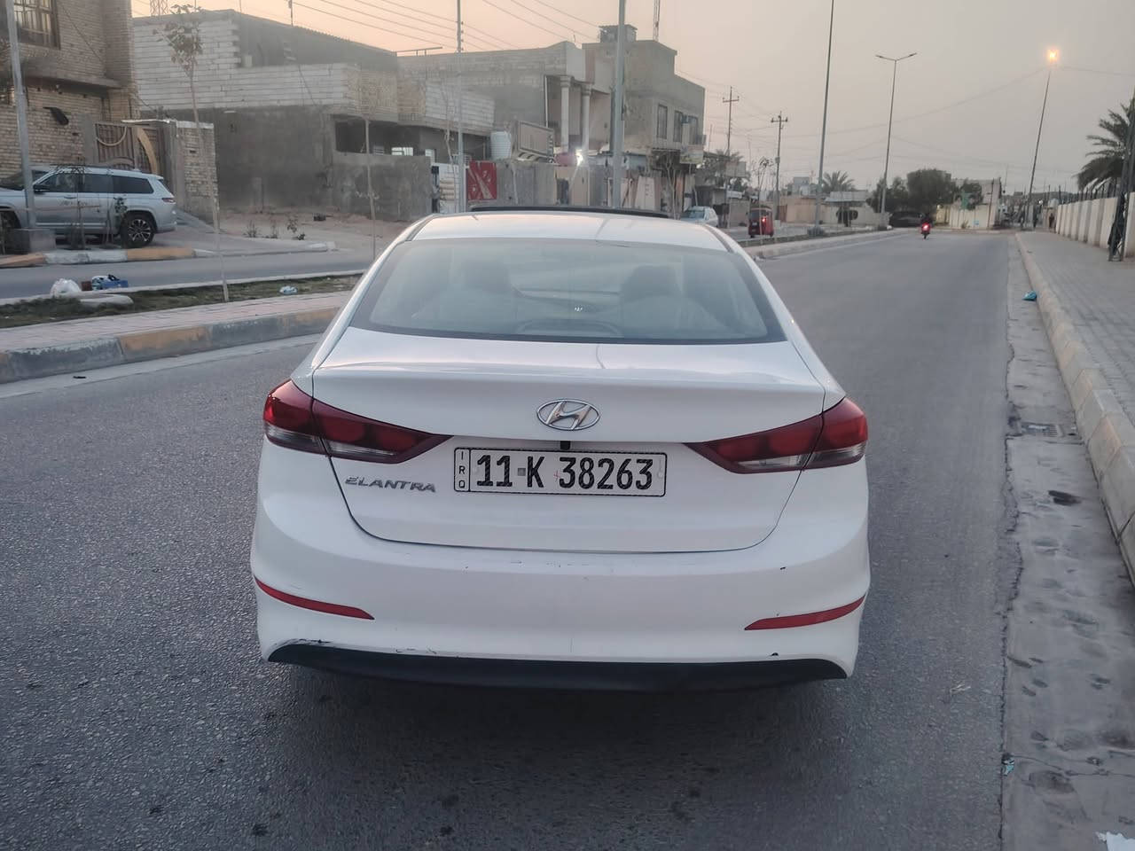 سلام عليكم سياره نوع النتره موديل 2017خليجي فول مواصفات واحد عله واحد فتحه شاشه كامره حساسات تحكم ستيرن جهتين خمسه ويل كب شاير مري تحكم مري مري شفط كشنات  جلد تدفاه تبريد قطعتين كفاله كير مكينه حداديه تخم تاير تبريد مكفوله من ضربه او تبدي او صبغ عده قطع كلير ولباقي كفاله العنوان كربلاء السعر 138بيه مجال بس رقم ***********الهاتف
