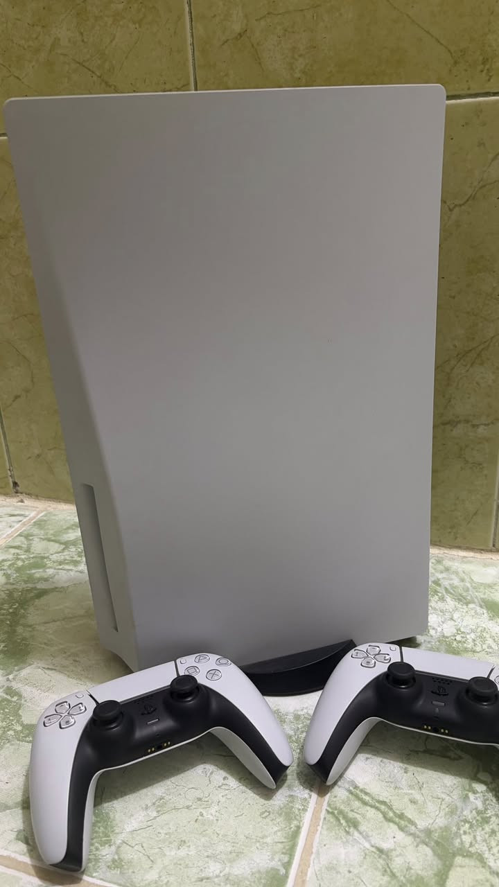 للبيع PS5 بحالة ممتازة ويا يدين أصليات، شغال 100% بدون مشاكل
الجهاز نظيف واستخدام شخصي، جاهز للفحص والتجربة.

📞 للمهتم الاتصال أو المراسلة على الرقم
***********
