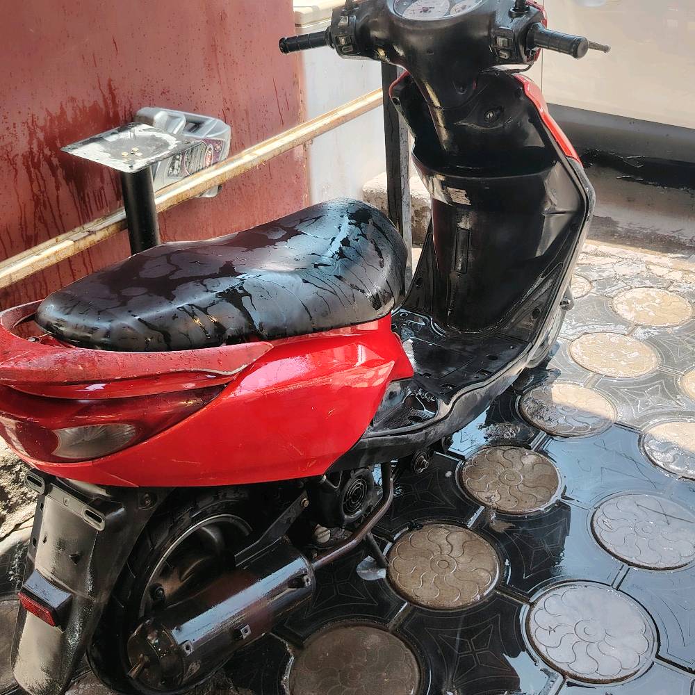 سلام عليكم
بريز للبيع
سعر 500 رمبه✅ 
برغي ما مفتوح بيها دراجه نضيفه سلف هندر دوسه وحده شلعه سرعه 140 ✅
الدراجه كله بلادي ما بدل بيها شيي ✅ دهن جديد
دراجه تخبل بغداد البياع ***********