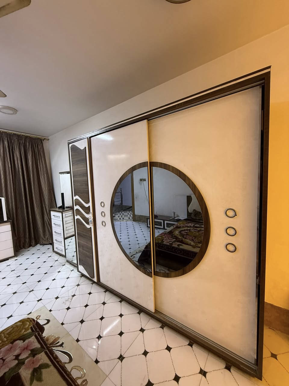 غرفة تركية 7 قطع  .. خشب HDF
السعر 300الف مكاني الدورة 
اهل المصلحة يعرفون قيمتها شگد 
***********
