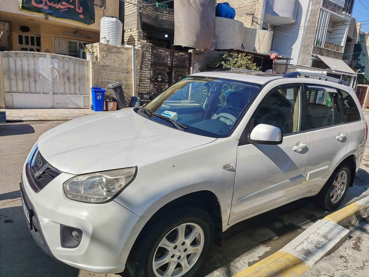 سلام عليكم تيكو موديل 2015 كير ميكانيكي المرغوب
محرك 2000 خير من الله 
ماشية 100 سيارة ممتعوبة مال بيت 
رقم بغداد انكليزي سنوية لحد 2030
منضومة زنون + كهربائيات كلهة شغالة + شاشة اندرويد + تبريد وتدفأة + كشنات هيتر + تحكم ستيرن كلة شغال و نضيف 
السونار موجود بيهة فقط جاملغ جهة السايق باقي كلة نضيف
 سعر السيارة 78 ورقة و بيهة مجال
مكانة السيارة بغداد زعفرانية 
للاستفسار ***********
