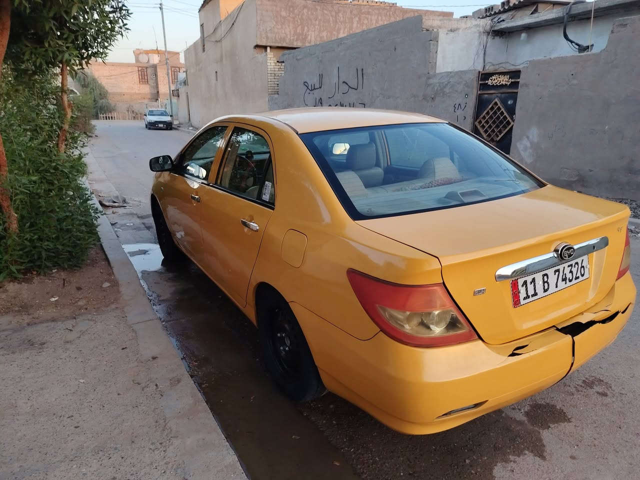 السلام عليكم
بي واي دي f3 ٢٠١٣
رقم بغداد بسمي 
كير محرك مكفول 
جاهزه صبغ حزام للجماليه
بدون حادث بدون تبديل 
السعر 50 وبيها مجال
العنوان الشعب ***********
