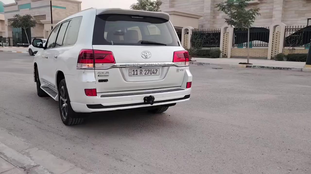 جكساره موديل ٢١
لون ابيض صدفي
مكفوله كفاله عامه
رقم بغداد بسمي تحويل ثاني يوم
ماشيه ٤٦ الف
مكان السياره كربلاء حي المعلمين 
محرك ٨ سلندر  ٥٧٠٠
بنوراما 
زراكات لايت
طفايه
ثلاجه
مقاعد كهربائيه
شاشات للمقاعد الخلفيه
للاستفسار ***********
مكلف بالنشر
