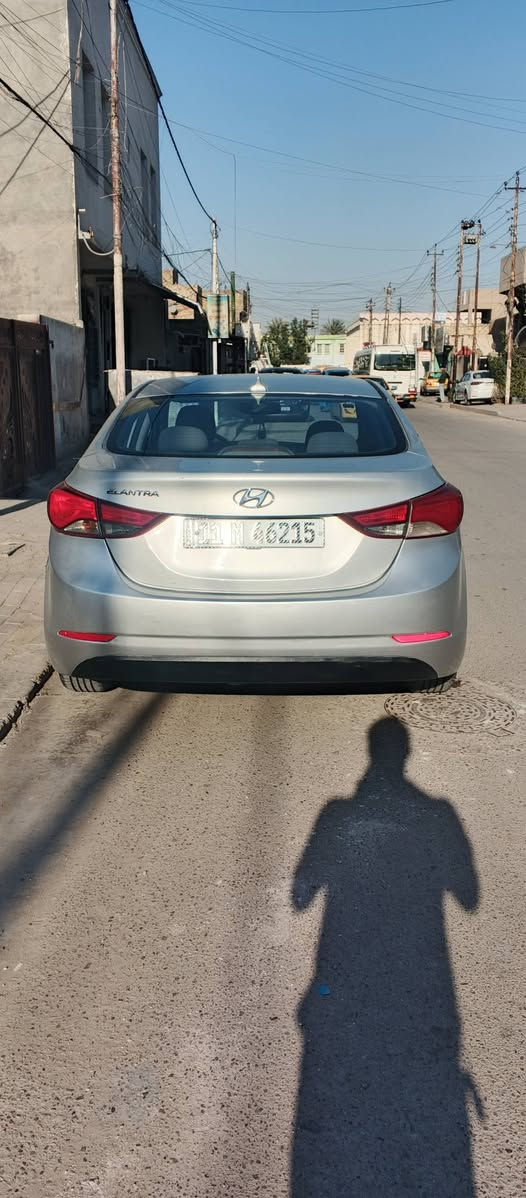 السلام عليكم
النترا 2016 
للبيع او امراوس باحدث 
وارد امريكي محرك 1800 حادثها جاملغ الامامي
مصبوغة حزام للجمالية بسبب الجراد  ماشية 136 
كير ومحرك وتبريد مكفولات تخم تاير جديد صدر نظيف السعر 115 وبيها مجال 
الاتصال بالرقم ***********
