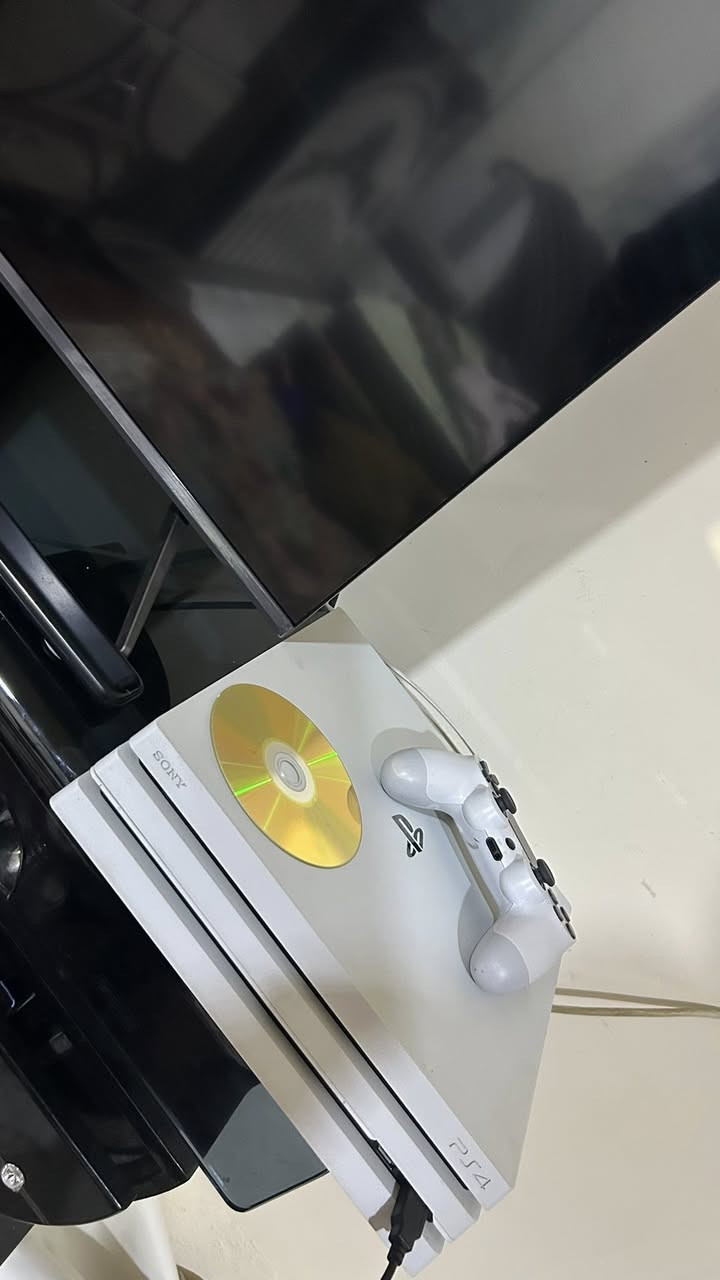 بلي فور برو 4k ون تيرة مهكر قرص ١٢
لوك ستيكر بالة ياباني استخدام قليل هينا نضافة ٩٥/١٠٠
بيه ١٠ العاب قوية وبعد بيه مجال 
سعر ٣٥٠الف
***********رقمي
