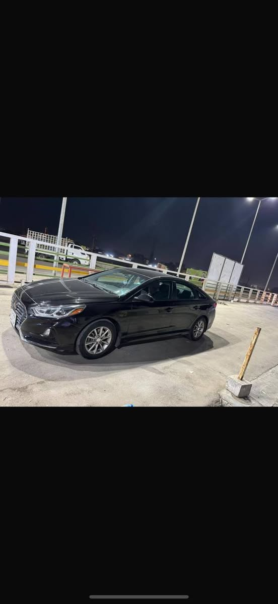 السلام عليكم  سوناتا 2019 وارد أمريكي 

كفاله كير ومحرك جدا نظيفات 

حداداه وتبريد وتخم تايرات كفاله شرط 

فول مواصفات عدا فتحه 

سعرها بلاش 125 وبيها مجال 

الرقم ***********

مكاني البصره ابو الخصيب 

تحويل وكاله ثاني يوم البصرة, العراق
