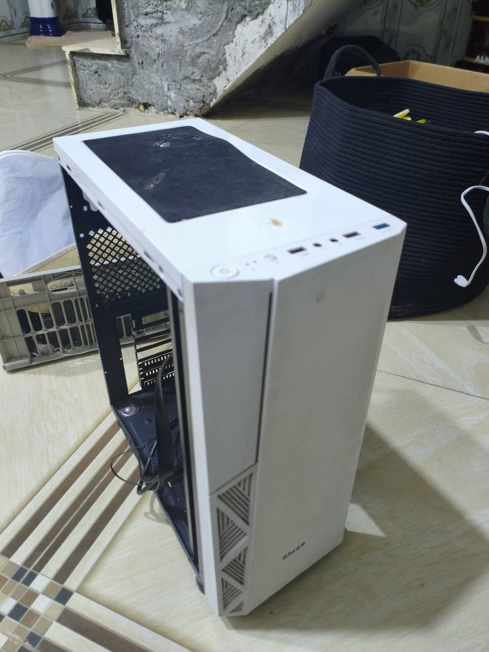 تحية طيبة  شبابنا الطيبة و الادمنية ❤️
كيس فارغ لون ابيض 
نظافة ٩٠٪
تفاصيل كاملة بل صورة 

تكدر تركب بي بوردات ATx
تكدر تركب بي مبرد مائي حجم ١٢٠/٢٤٠
تكدر تركب بي مراوح عدد ٦ 

اقتصادي كلش للناس الي محتاجة ومضررة
 🌹 وامكانية ضعيفة 
سعر فقط ١٨ الف دينار 
في حال تريد مراوح سعر رح يتغير 

متوفر خدمة توصيل لكل عراق 
للحجز والاستفسار يرجى مراسلة صفحة ***********
