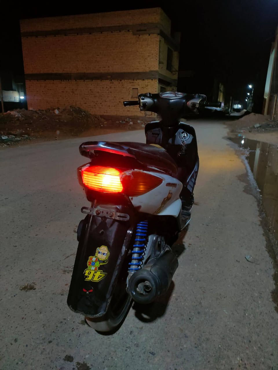 السلام عليكم دراجه سكنس نثيه نوزل سرعه 140 الدراجه شغاله سلف وهندر الكهربائيات كامله اشاير كلوبات كله شغال كفرات كله كامل دبلات امامي وخلفي شغالات مكينه خير من الله نقصها بريك امامي والضفيره ملعوب بيها السعر 350 وبيها مجال مكاني بغداد التاجي منطقة ابو الجدايل ***********
