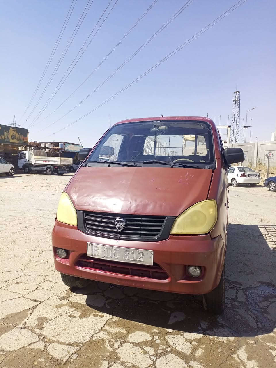السلام عليكم 
سيارة هيفا للبيع
السعر 18 ورقه بيها مجال
محرك مابي شي
گير مابي شي
صدر جديد
بريك جديد
العنوان تكريت القادسيه
شغل واطلع للشغل كبل

رقم الموبايل ***********
