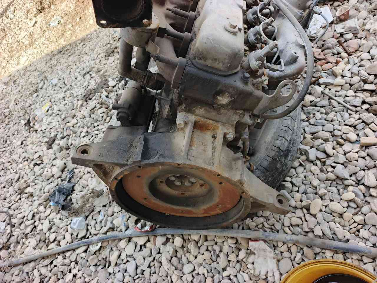 السلام عليكم محرك ازوزه للبيع شرط الشغل شغال وكامل كل تفرعاته سلف داينمو شرط الفحص السعر 30 ورقه وبي مجال بسيط المكان بابل ناحية الشوملي للأتصال ***********
