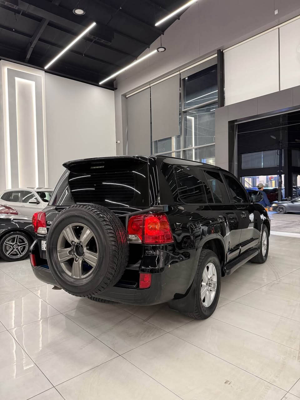 Toyota Land Cruiser GX V6 2014 
ماشي فقط ١٦٥ الف كيلومتر جديد كلشي بشرط بدون صبغ مكان صغير تعديل كفاله كير و محرك سعر فقط ٣٦٥$ مستحيل اكو هيج نضافه بسوق حدادية كلها جديد باقي بشرط تحويل 
*********** whats app أربيل, العراق
