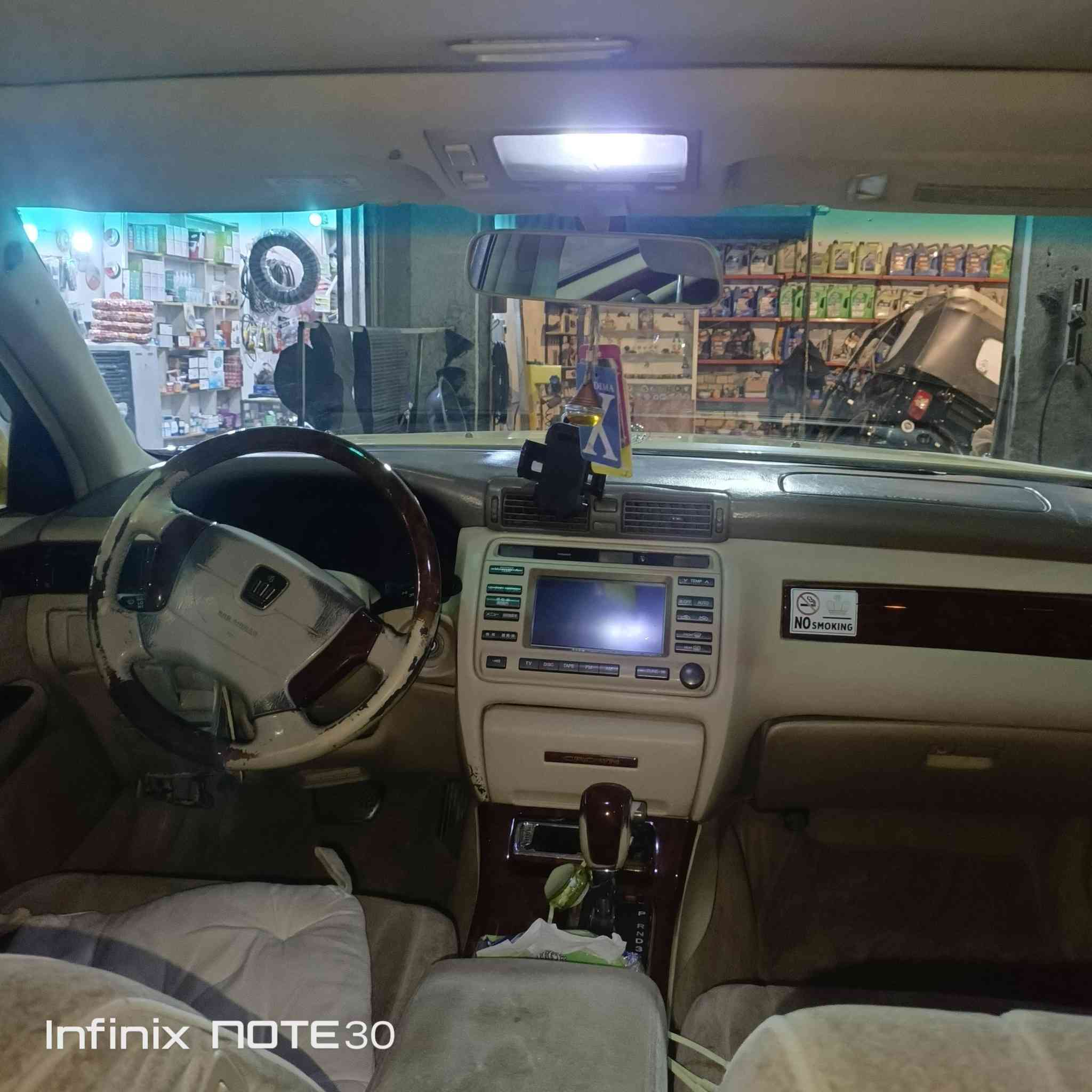 السلام عليكم ورحمة الله وبركاته 
ملكه للبيع موديل ٢٠٠١ فقط قماره رقم بغداد الماني سنويه عاج مكينه ديفور  سياره فتحه اربع دكم  صدرهه تعبان وبيهه شغلات بسيطه يعني قمجي بنيد  سياره كلش حلو للاستفسار الاتصال ع الرقم ***********
