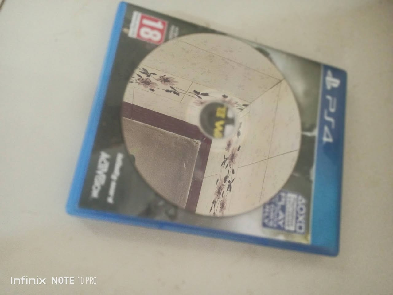قرص سوني 4
لعبة call of duty infinite warfare 
***********
