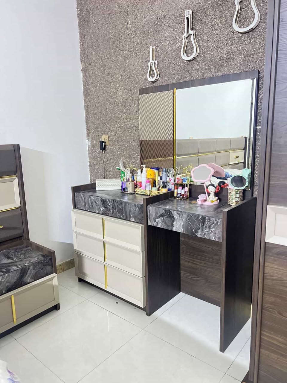 غرفه أخشاب اصليه إيطاليه درجه أوله مستعمله شي قليل 6قطع السعر مليون و٧٠٠وبيها مجال عنوان بغداد العبيدي 
الاستفسار خاص


**إذا كنت صاحب هذا الإعلان وتريد حذفه لأي سبب، رجاءا أرسل رسالة إلى الدعم الفني**