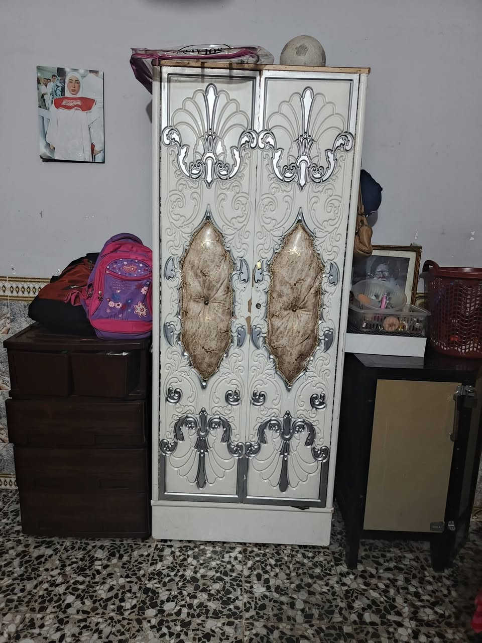 غرفه للبيع سعرها مناسب مكان جسر ديالى لكنتور نضافته فول ولباقي ميز  وكومدي يحتاجله يدات وميز مرايه يحتاجله مرايه ونقص كومدي فقط لباقي نضيق وزاويه نضيفه ومستعجلين يرادلهه نجار تفيده وشراي يتفضل خاص


**إذا كنت صاحب هذا الإعلان وتريد حذفه لأي سبب، رجاءا أرسل رسالة إلى الدعم الفني**