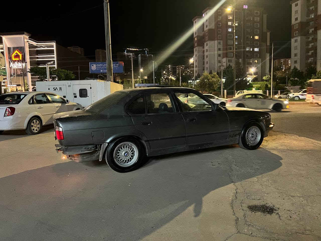 ماشااللە لە ماڵی هەموو لایەک 🙏❤️
BMW 525 Ger Zf. 
ئاڕمی پلاستیکی سلێمانی ئەوەلیات و ئاڕموو موسو بڕاوە هەمووی شەرت و زەمانە.
. مەکینە کەپسی گێڕ عادی گێڕی Zf ماشااڵا لە قووەت و توند و تۆڵی گێڕ و مەکینە بە شەرت ،
دوو جام کارەبا و سلاید هەموو گیانی بە شەرت کارەبای هەموو گیانی گڵۆپ و لایت و دوگمەی ئیش دەکات هەموو گیانی بە شەرت دەدەم دەعموو لێدراوی هیچ نییە نموونەی جوانییە،
نرخی 37 گەڵاو معامەلەیەکی زۆر کەم.
*********** السليمانية, العراق
