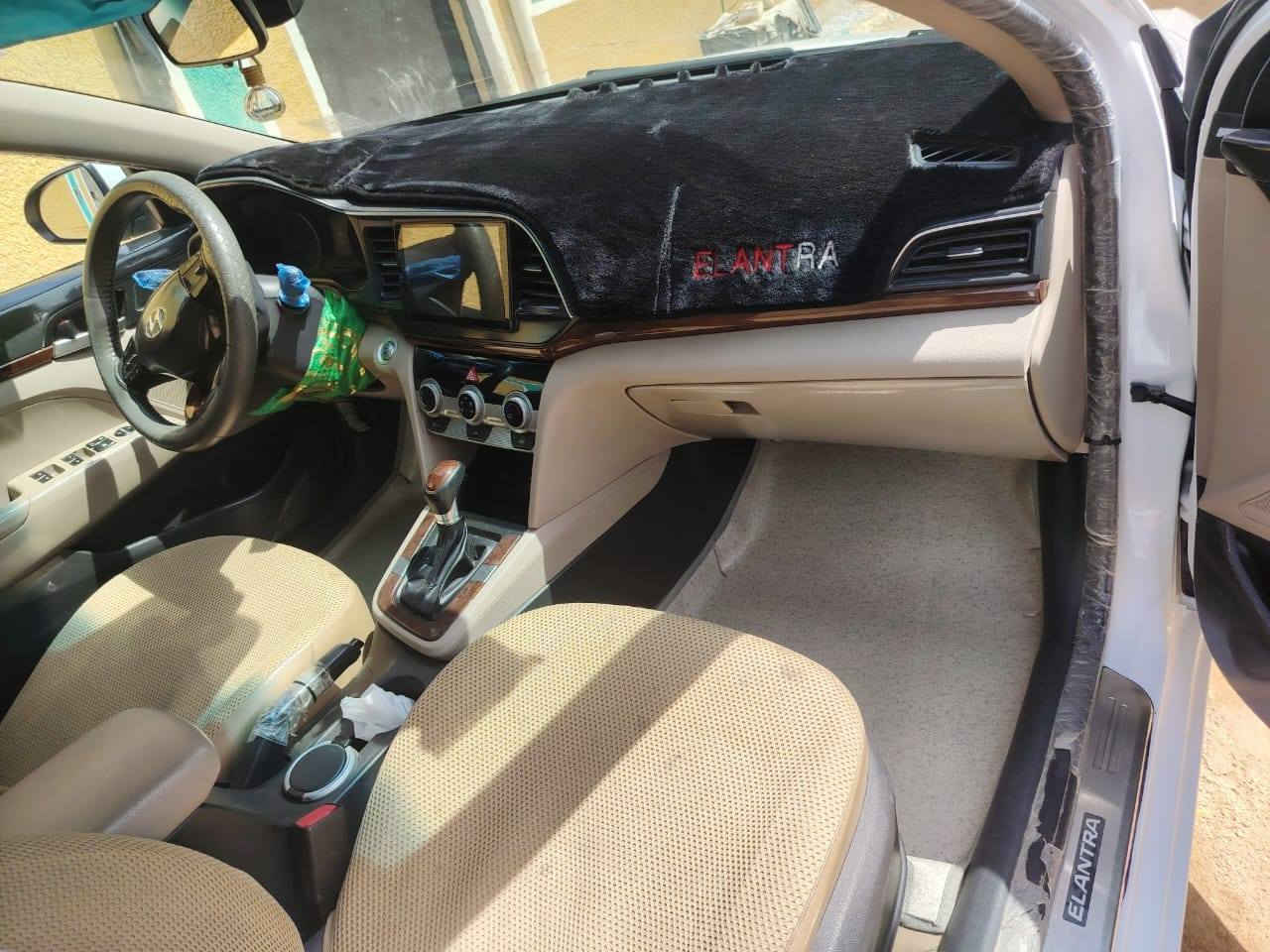 السلام عليكم سياره الانترا للبيع موديل 2020 خليجي فول واحد عله واحد ام الرادار مكفوله كفاله عامه سياره عله وضع الشركه دواخل السياره كلهه مغلفه العنوان كربلاء المقدسه الاتصال على الرقم 👈  ***********👉 ملاحضه 👈مكلف بل نشر 👉
