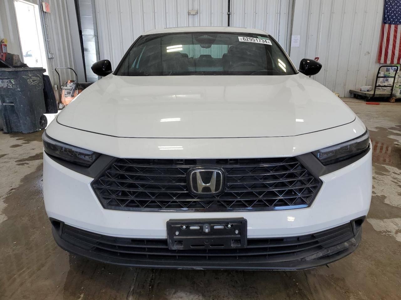 السلام عليكم..
هوندا اكورد سبورت 2024 هايبرد
رقم بغداد بأسمي
الممشى 55 الف مايل 
الضرر كلين مرفق الصور امريكا و العراق
السعر 210 ورقه
***********
