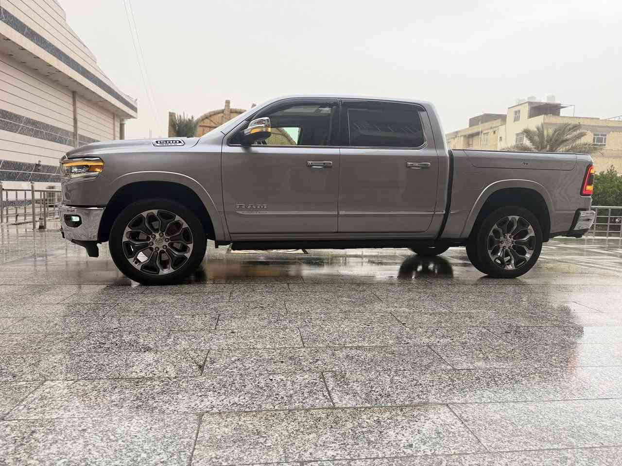 RAM 1500 LIMITED
رام 1500 لمتد

الموديل2020 . (خليجي) . 

العداد88000") .

المحرك : V8 5.7L . 

السعر : اتصل او خاص 

مرقم مع PPF كامل للسياره. 

السياره مكفوله كفاله عامه 

المواصفات :

* دفع رباعي 4x4

*رادار امامي مع مانع تصادم . 

* نقطة عمياء . 

* تحذير الخروج عن المسار .

* 4 كاميرات (360) درجة . 

*. 

* اصطفاف ذكي (اوتوپارك) .

* دواسات جانبية كهربائية .

* ممتصات الصدمات هوائية (جكات) .

* المصابيح الأمامية زنون .

* كشافات الضباب زنون . 

* المصابيح الأمامية LED .

* المصابيح الخلفية LED . 

* دخول ذكي (بصمة). 

* تشغيل عن بعد .

* مقاعد من الجلد الفاخر . 

* المقاعد الامامية كهربائية مع ميموري  لمقعد السائق.

* المقاعد الأمامية تبريد وتدفئة . 

* المقاعد الخلفية تبريد وتدفئة . 

* شاشة كبيرة 12 أنچ .

* نظام ملاحة نفكيشن GPS .

* حساسات امامية وخلفية .

* سقف بانوراما .

* مانع تصادم خلفي. 

* مكيف خلفي .

* ويل كروم قياس 22 انج .

* مرايا كهربائية جانبية من الكروم قابلة للطي كهربائيا .

* شاحن موبايل لاسلكي (واير ليس) 

* النافذة الخلفية كهربائية.

* المرايا الجانبية تدفئة . 

* بدي معزول مع غطاء .

* امكانية تعديل ارتفاع دواسات البنزين والبريك .

* هاند بريك كهربائي . 

* المرايا الوسطية كاميرا . 

* حساسات امامية وخلفية . 

* رام بوكس .

* مرايا مع خاصية التعتيم الذاتي . 

* مساحات تخزين إضافية تحت المقاعد.

* سستم الصوت هارمن كاردون. 

* دوسة خلفية مساعدة للصعود للصندوق

***********

او ***********

***********
