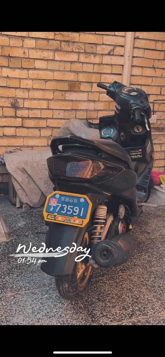 سلام عليكم من رخصت ادمن الكروب  دراجه سكنس  فحل نوزل + هندر دراجه مكفوله كفاله عامه   + كلجات رياضي   كفرات مصبوغ اسود مات  رياضي  سعرها 900 وبيها مجال حك الجيه  *********** مكاني بغداد   التجار
