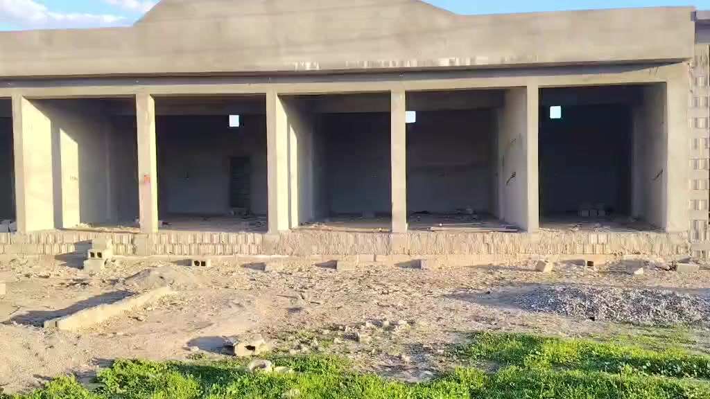 خمس محلات للبيع
طول المحل 8.50 متر
وعرض المحل 3 متر
وترك مترين +صحيات 
الرصيف 18 متر
الموقع طريق المنزله قرب نبراس الحمداني الگصاب
السعر 55 وبيها مجال
للتواصل ***********
