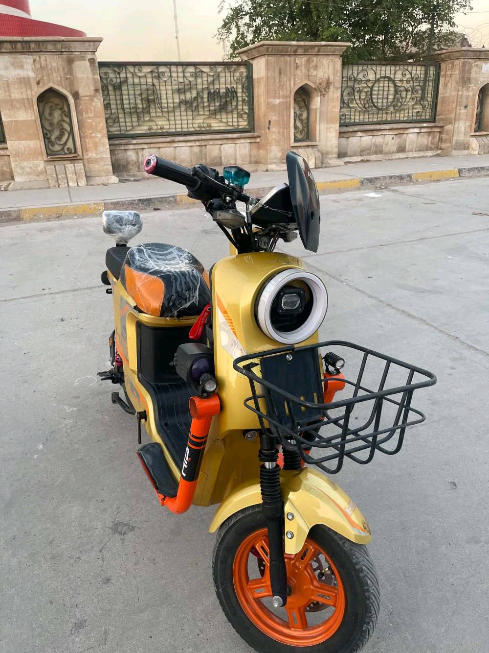 السلام عليكم دارجة شحنة لبيع x900 دراجة كاملة البلوتوث وبك وملفها 2000 واط سرعتهة 109 دراجة كاملة سرعتها مناسب