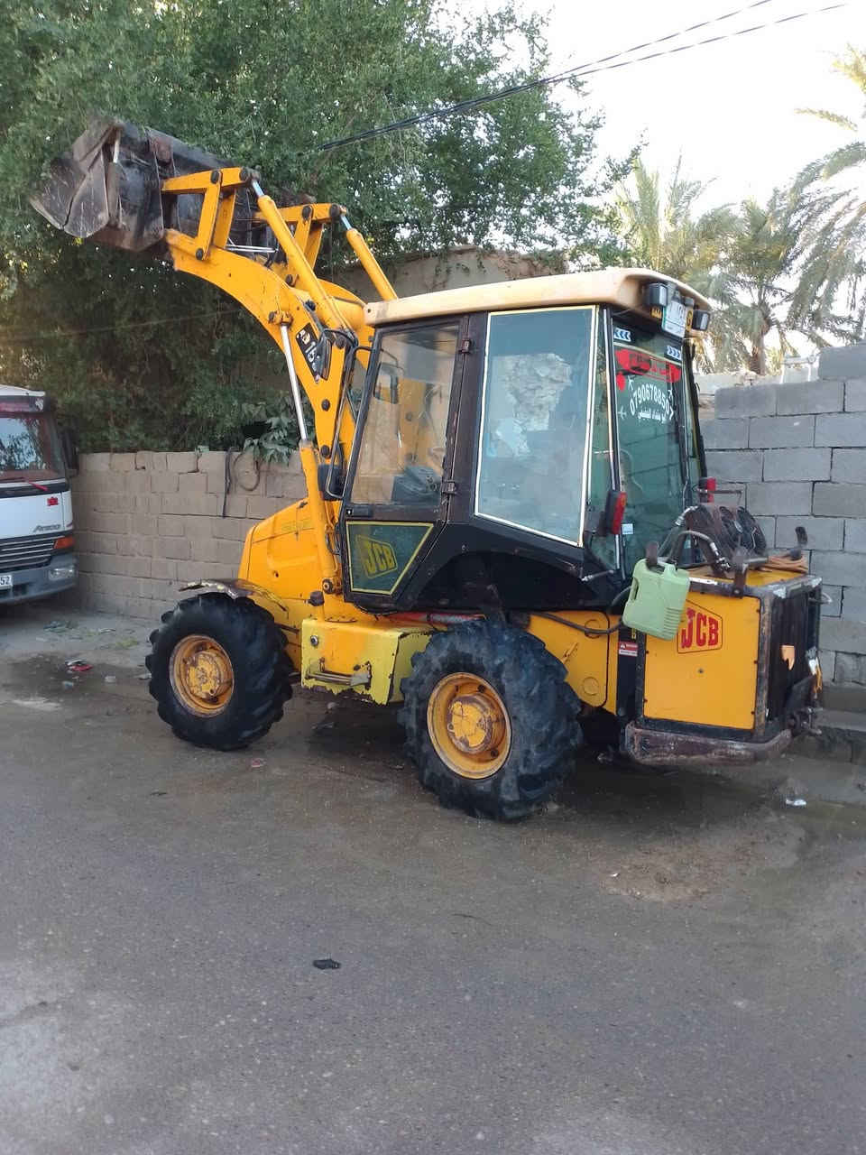 للبيع شفل جي سي بي
حجم/ 40 
موديل/ 2002 
السعر/ 110 ورقات وبي مجال 
العنوان/ الانبار قضاء هيت 
الاتصال/ ***********
