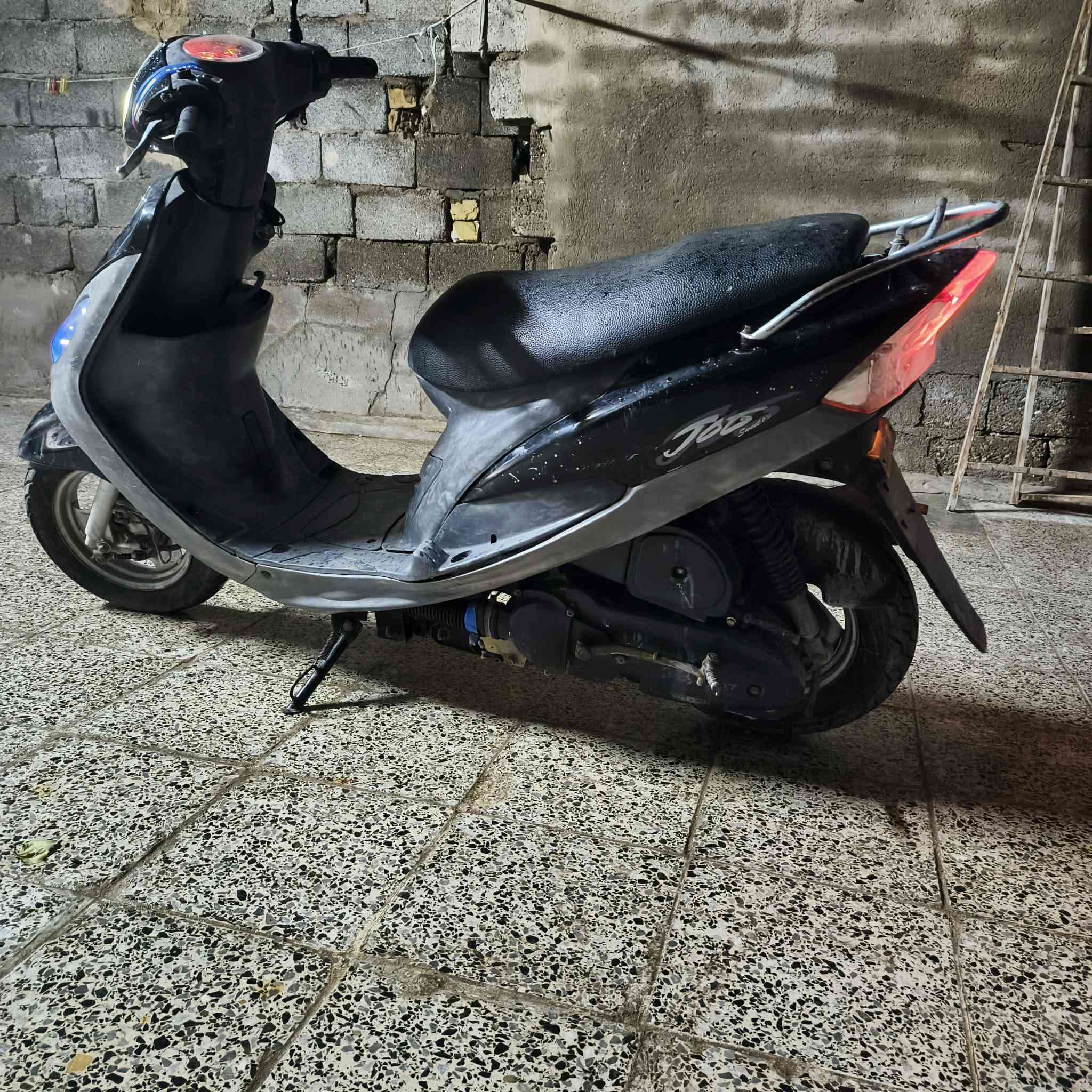 ماكس قجمة للبيع مابيهة اي نقص كلشي شغال بيها ولا مفتوحه مكفوله الدراجه من التاير للتاير سعر 375  رقمي واتس اب ***********
