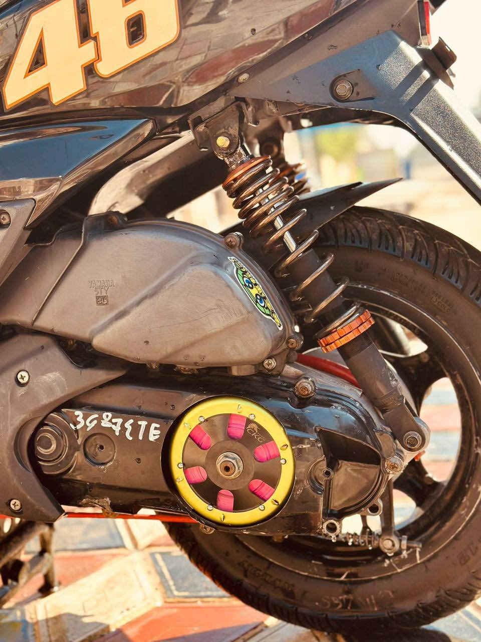 سلام عليكم سكنس فحل مبدل بس بوشه ٥٨ دراجه خير من الله شلعه ومعدل بدون الصالنه اطيك صالنصه بلادي. تزويدها كدامك كلج ودبلات حاويه رياضي بيها. بيها ملاحضات سعرها ٧٠٠ وبيها مجال للشراي واتساب و خط 
***********
