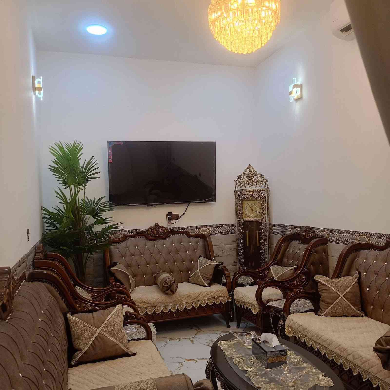🏡 للبيع مستعجل 🏡
بيت بمساحة 125 م²، كامل المواصفات، مع الأثاث وجميع أغراض المنزل.
✅ بناء حديث
✅ شغل درجة أولى
✅ 3 غرف نوم
✅ شارع 12 متر
📍 الموقع: حي الأمين - ب16
📞 للاستفسار: ***********
فرصة مميزة للراغبين بالسكن الجاهز، السعر مناسب للمشتري الجاد.
