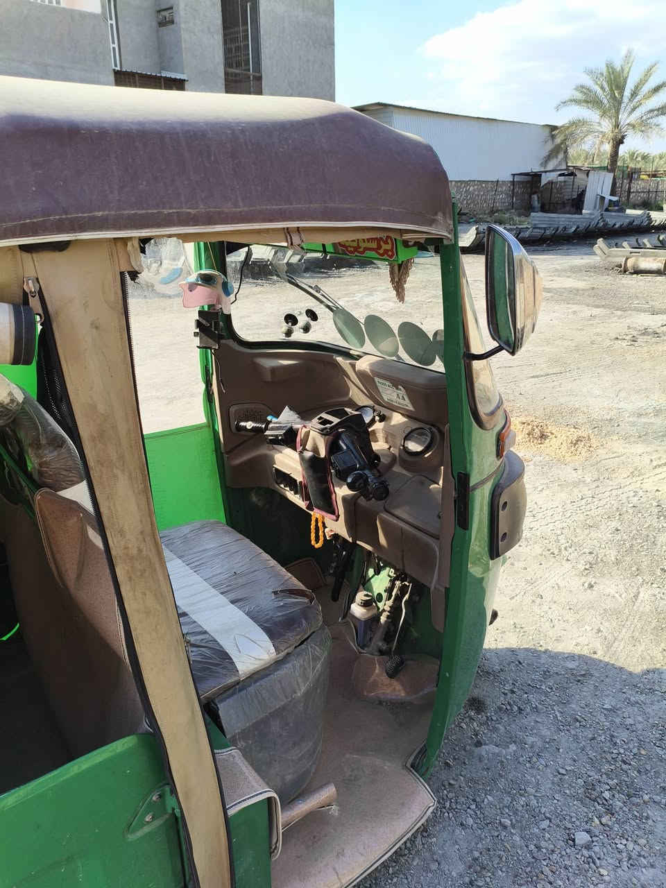 السلام عليكم تكتك للبيع موديل ٢٢ السعر ٧٥٠٠ وبيها مجال المكان سياحي اني مكلف بلنشر هاذا رقم صاحبها ***********
