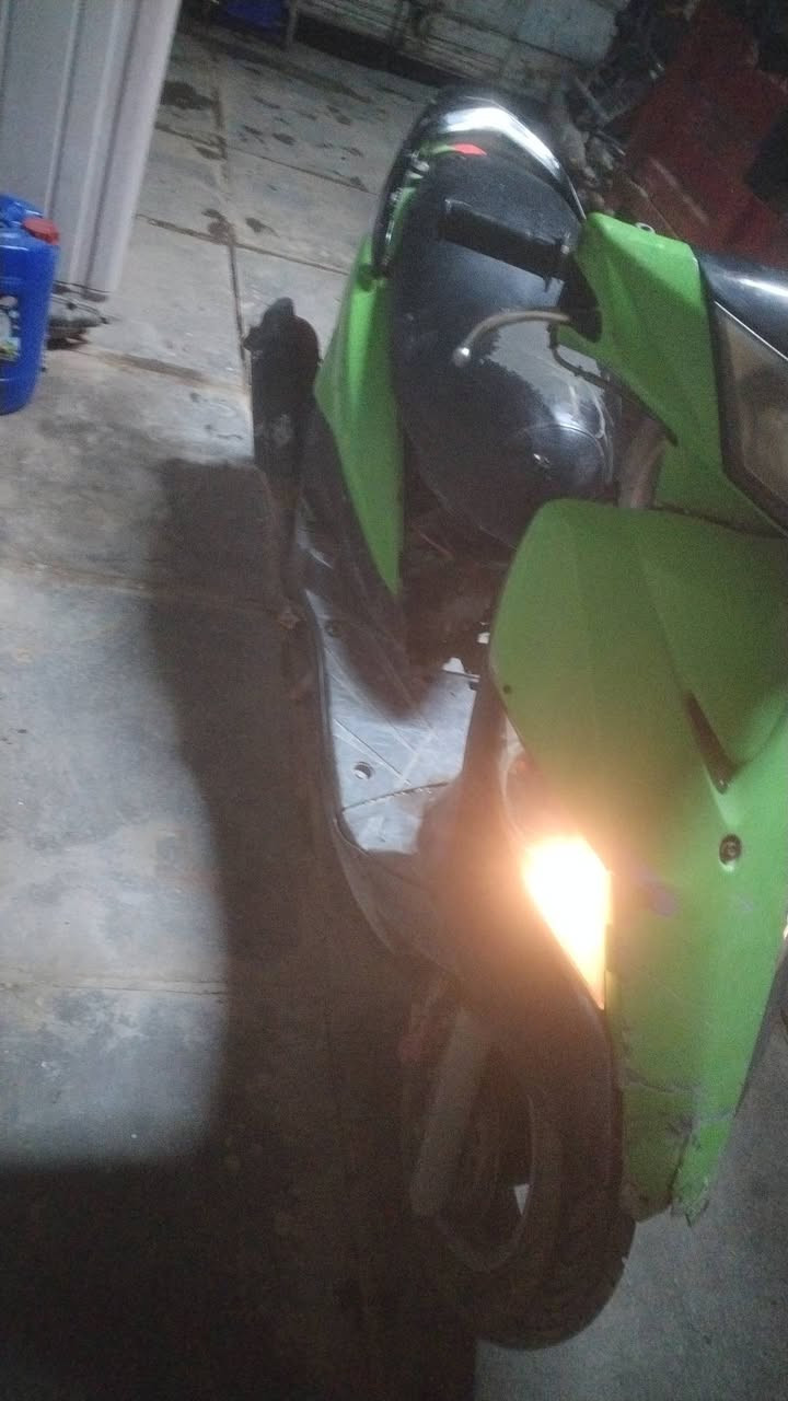 السلام عليكم دراجه ثعلب كهربائيات شغاله سلف هندر دراجه نكره وبيها صوت زنجيل فقط السعر 250 وبيها مجال مكاني بغداد الزعفرانيه شارع الكهرباء رقم ***********
