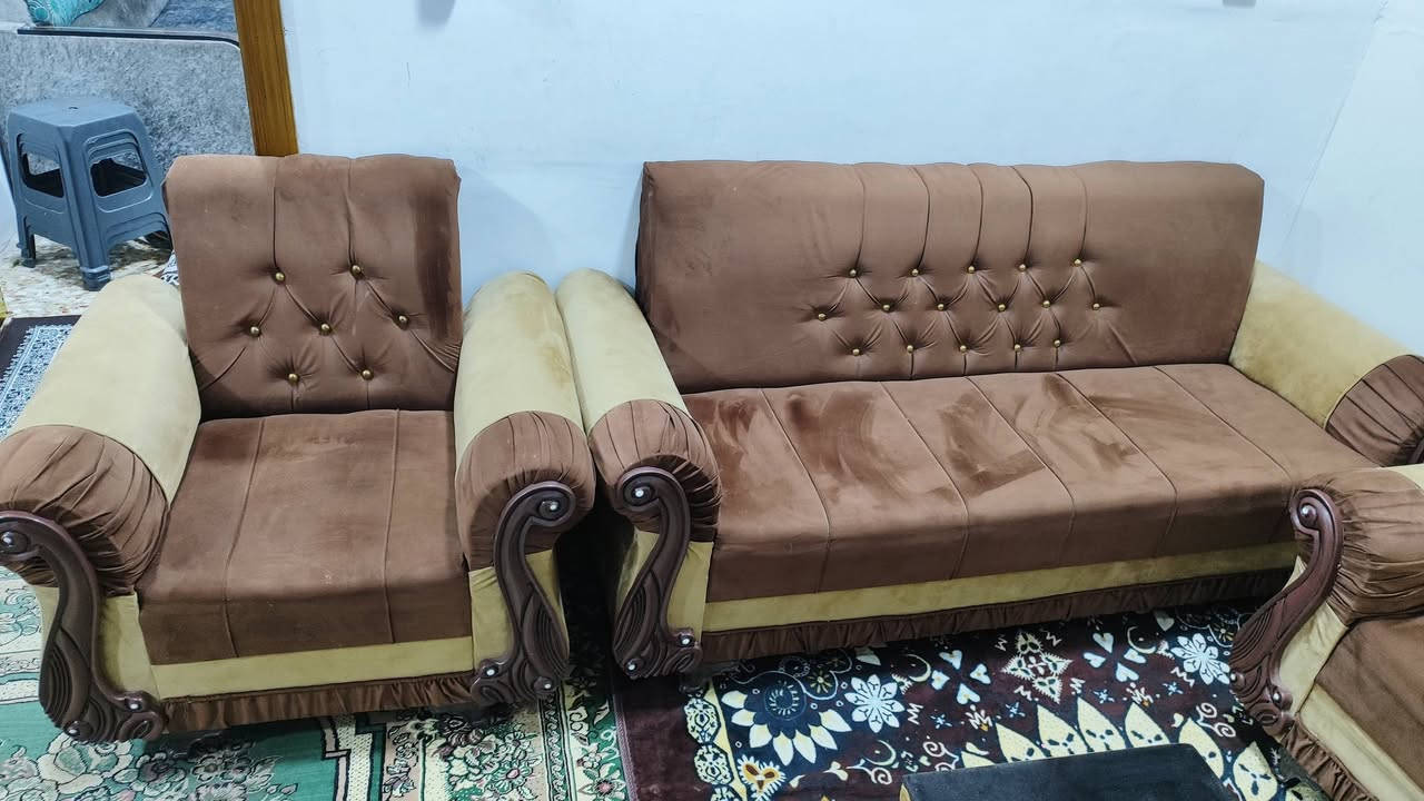 تخم اخو جديد للبيع مستعمل شهرين فقط
السعر 250 الف وبي مجال قليل 
العنوان حلة شارع 80 مال حلة نجف حي الصدرين 
للاستفسار الاتصال على الرقم *********** او واتساب
