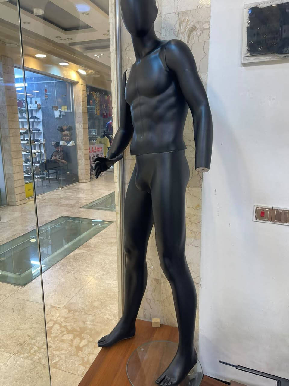 السلام عليكم 
ملكانات شبابي للبيع 
للاستفسار الاتصال على الرقم 
***********
