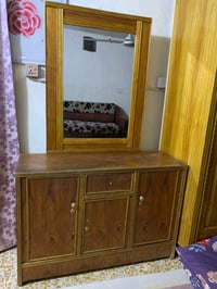 ميز تواليت • للبيع • غرفة نوم