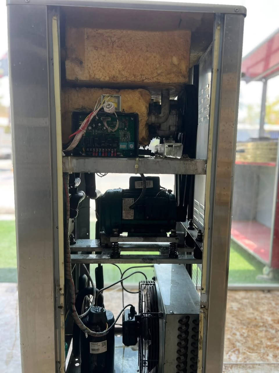 للبيع:
مكينة سوفت للبيع وبسعر مناسب
نضيفة مثل مواضح گدامك 
العنوان ديالى قفلها 600
مكينة آيس رول قفلها 300
للتواصل مراسلة الصفحة او
الاتصال على ***********
