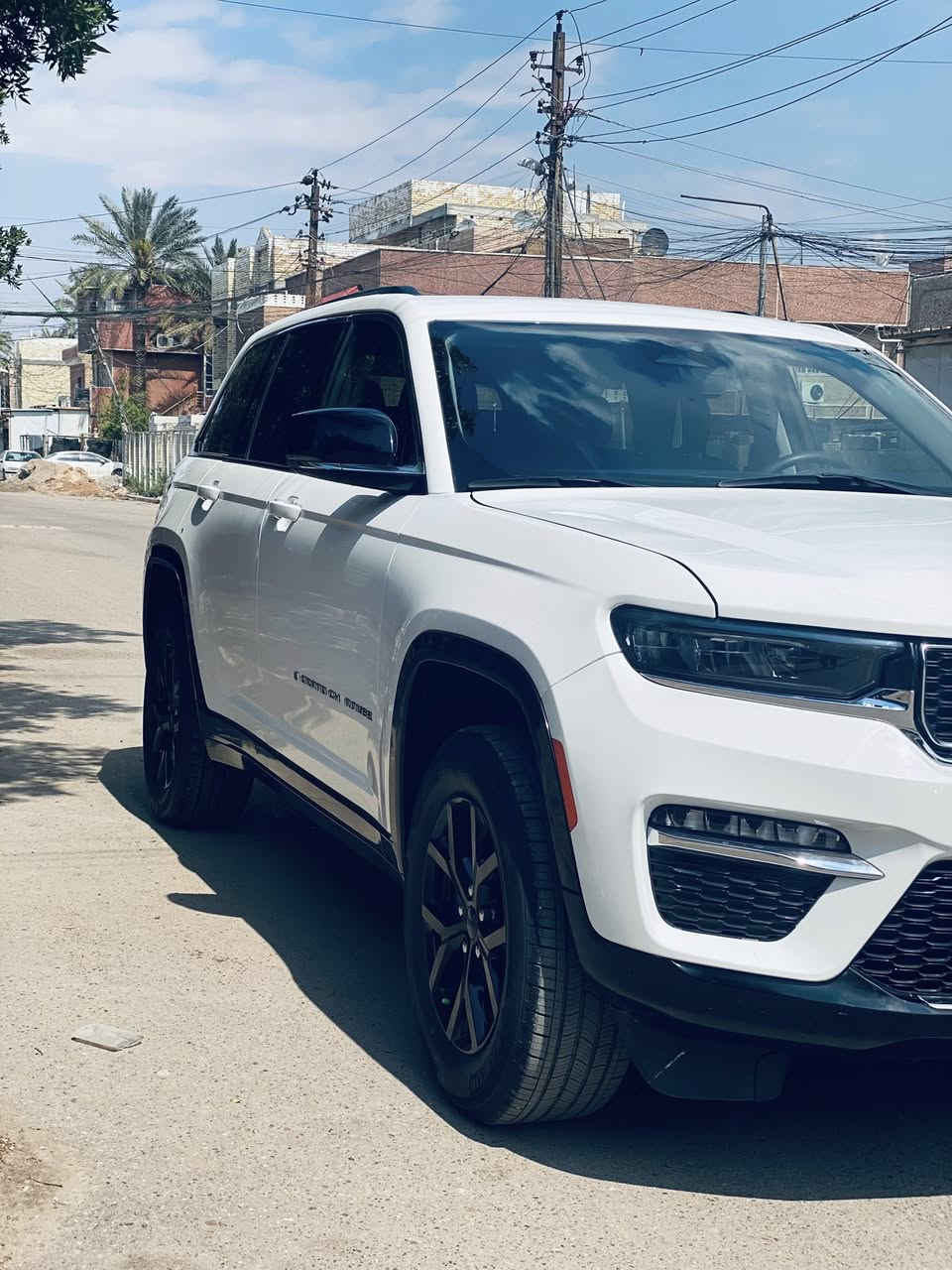 جيب شيروكي وارد امريكي موديل ٢٠٢٣
مواصفات ليميتد بلاس .. صبغ جاملغ وبنيد

المواصفات  ٥ راكب

قيادة ذاتية عن المنعطفات 

رادار امامي مع مانع تصادم 

تحذير الخروج عن المسار 

مستشعر نوم السائق مع نظام التوقف الالي 

تحذير النقطه عمياء 

ويل كب بلاك توب قياس 20  

المصابيح الاماميه زنون 

داخل ذكي 

تشغيل عن بعد 

الصندوق الخلفي كهربائي 

حساسات خلفيه 

مكيف خلفي مع وحدة تحكم منفصلة 

تدفئه كشنات 

مانع تصادم خلفي 

المرآة الوسطية كاميرا 

العنوان بغداد حي اؤر

منفيس بسمي

السعر٢٤٠ وبيها مجال إن شاء الله 

اي استفسار الاتصال على الرقم 

***********
