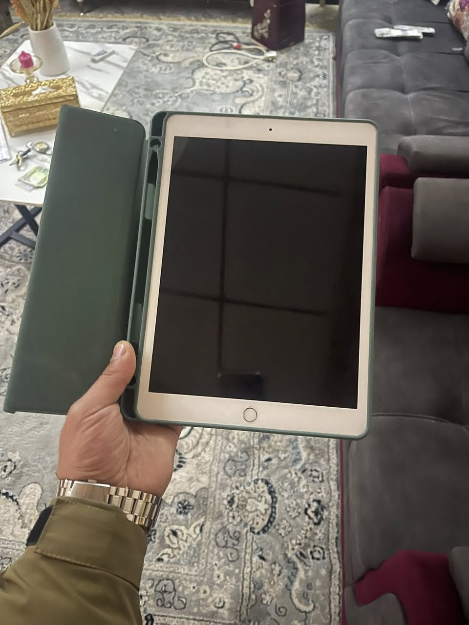 سلام عليكم ايباد 7 ايفون نضيف ذاكره 32 بعده جديد الجهاز سعره ١٥٠
***********
